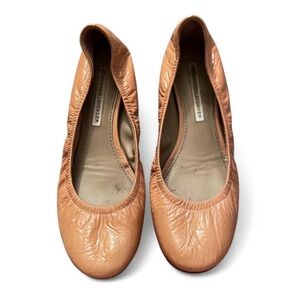 Vera Wang Lavender Lillian Latte Lux Patent Leather Ballet Flats Size 6 Women’s